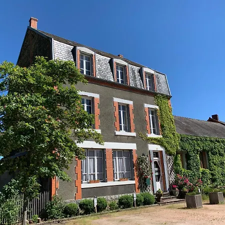 ベッド・アンド・ブレックファスト Quatre Saisons 3*