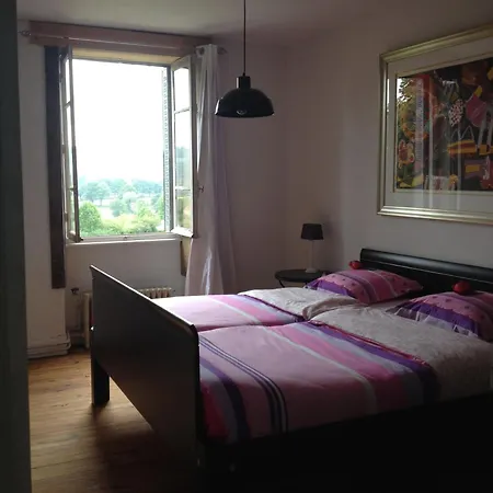 Quatre Saisons ベッド・アンド・ブレックファスト 3*