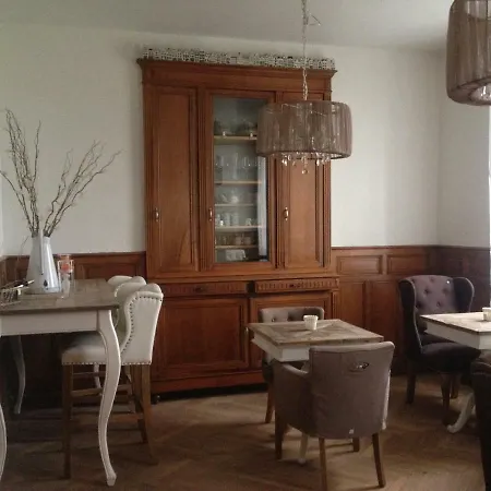 ベッド・アンド・ブレックファスト Quatre Saisons 3*